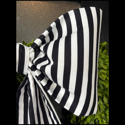 Noir Elegance Bow